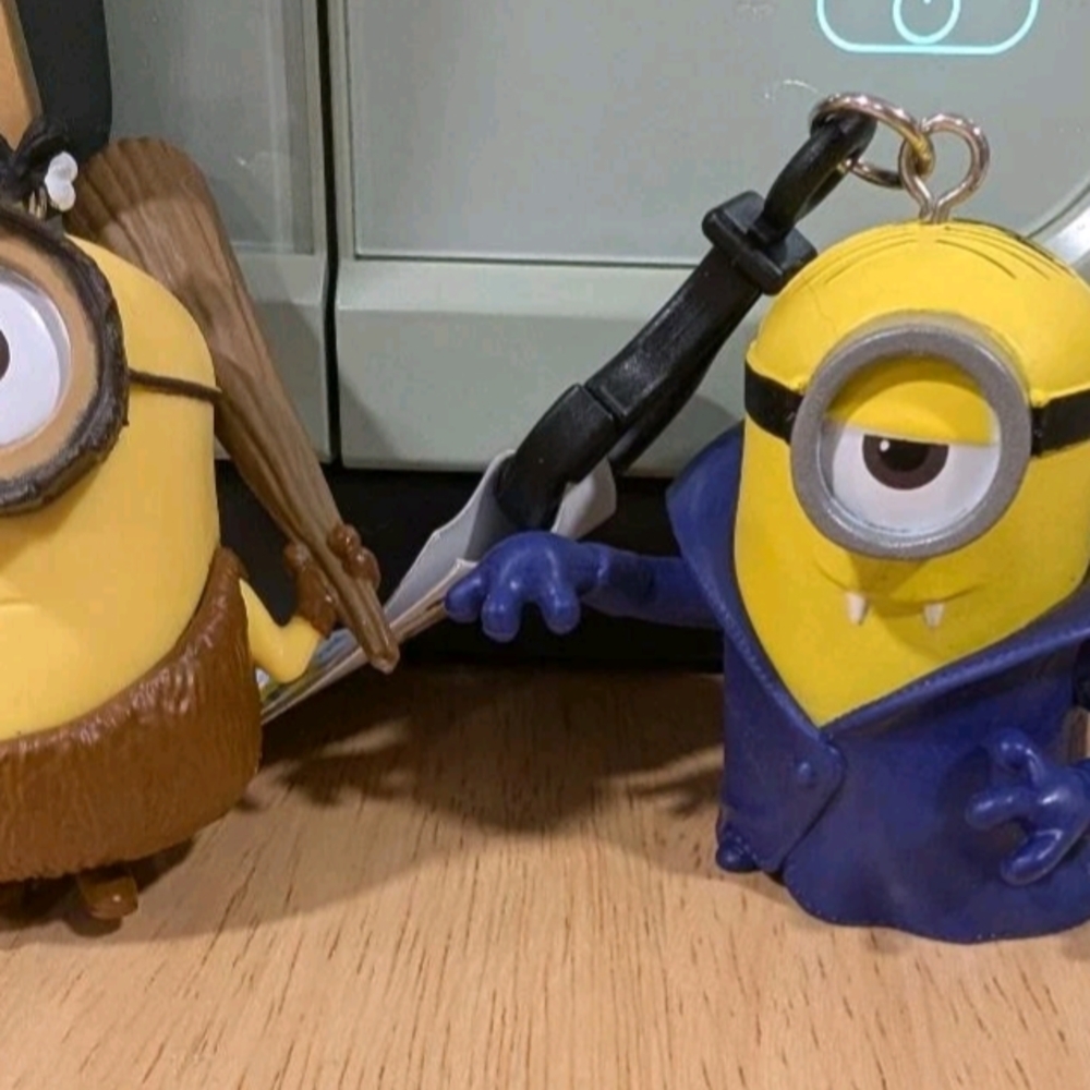 2 NWT Minion Cro-minion Stuart Clip Keychains